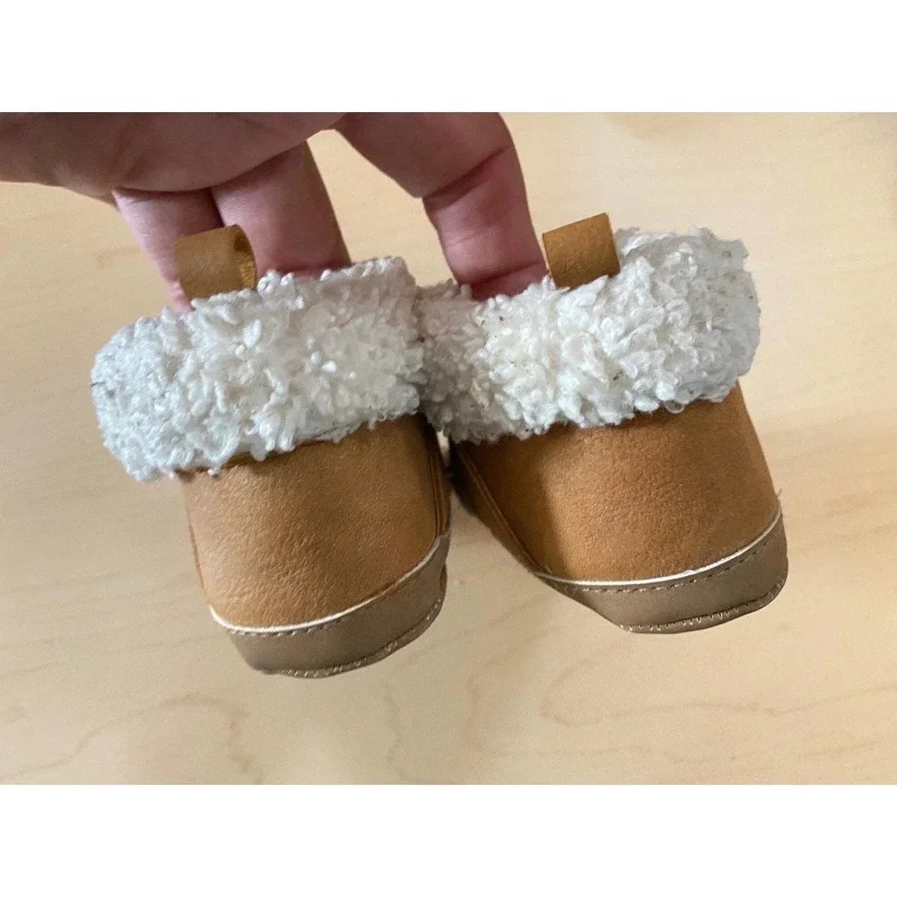 Pre-owned Baby Carter’s Tan/Brown Fur Booties 3-6 Months Warm Casual